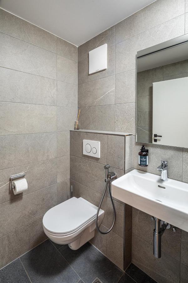 Falcon Apartment *