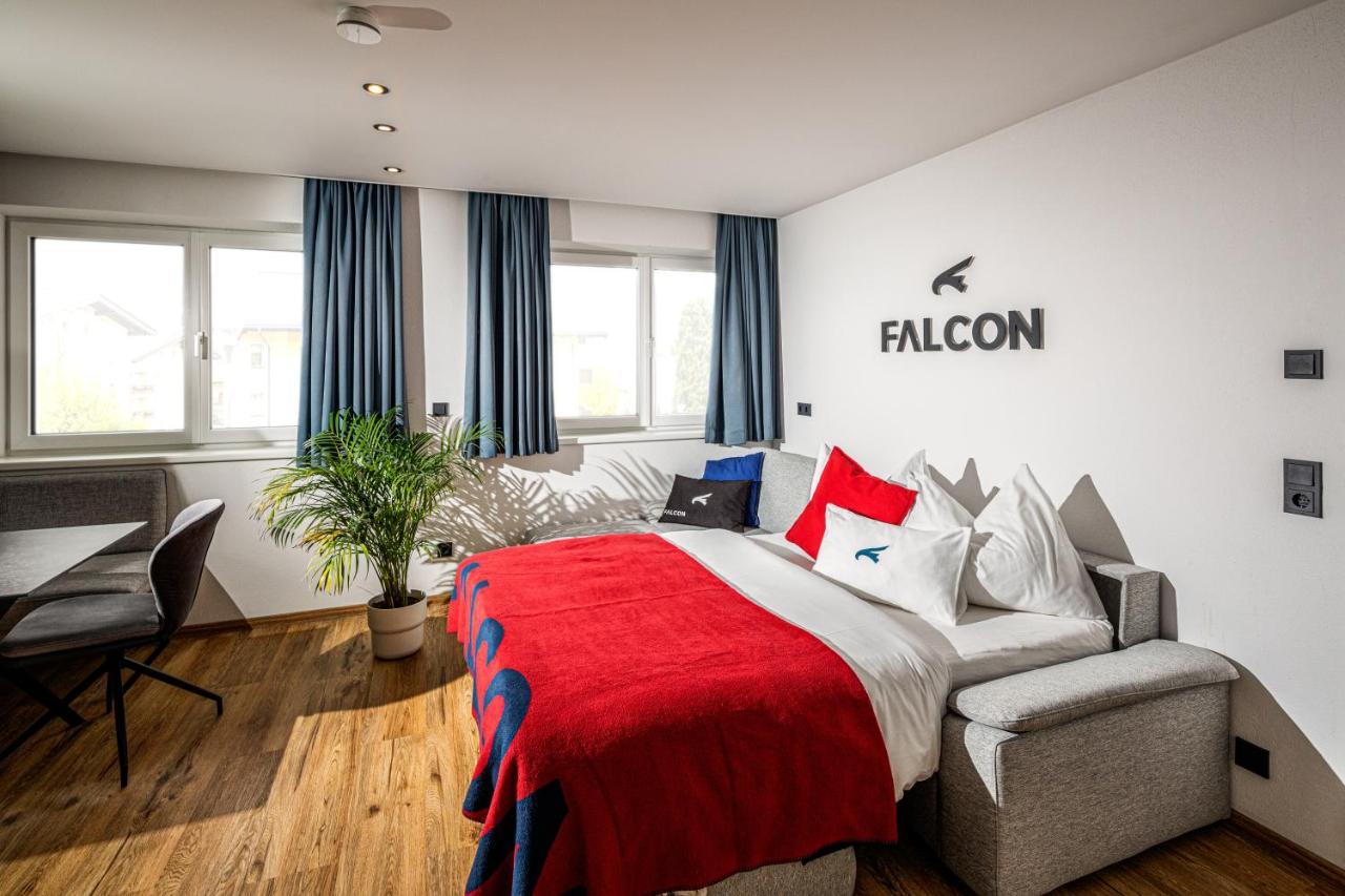 Falcon Apartment